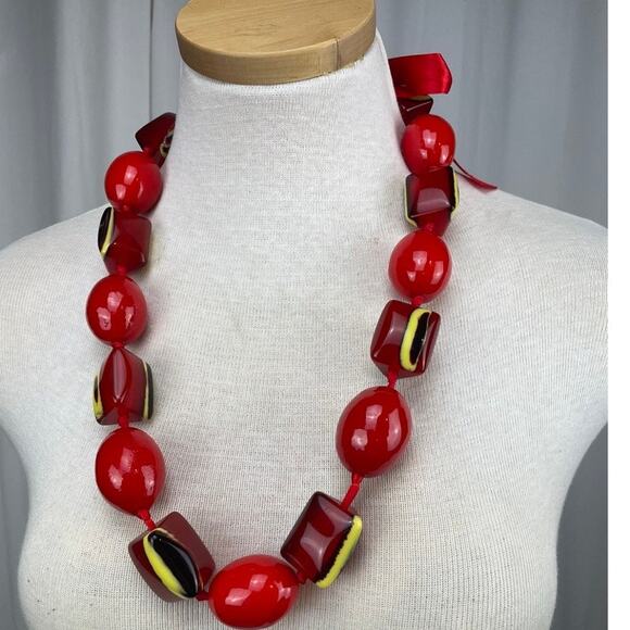 Vintage‎ Red Lucite & Ceramic Beaded Necklace Satin Ribbon Statement Mod - Picture 1 of 7